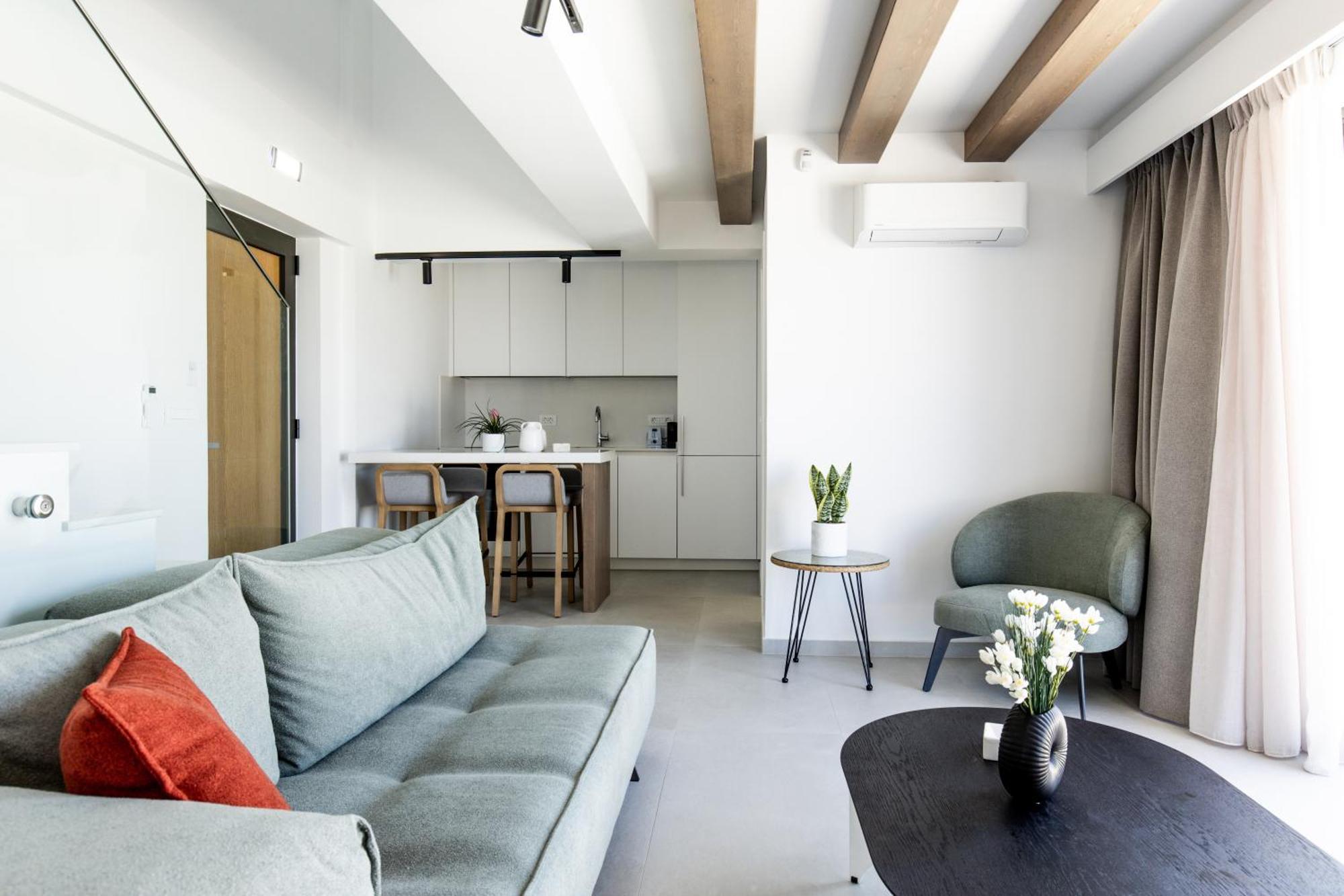 Nola - Nomadic Luxury