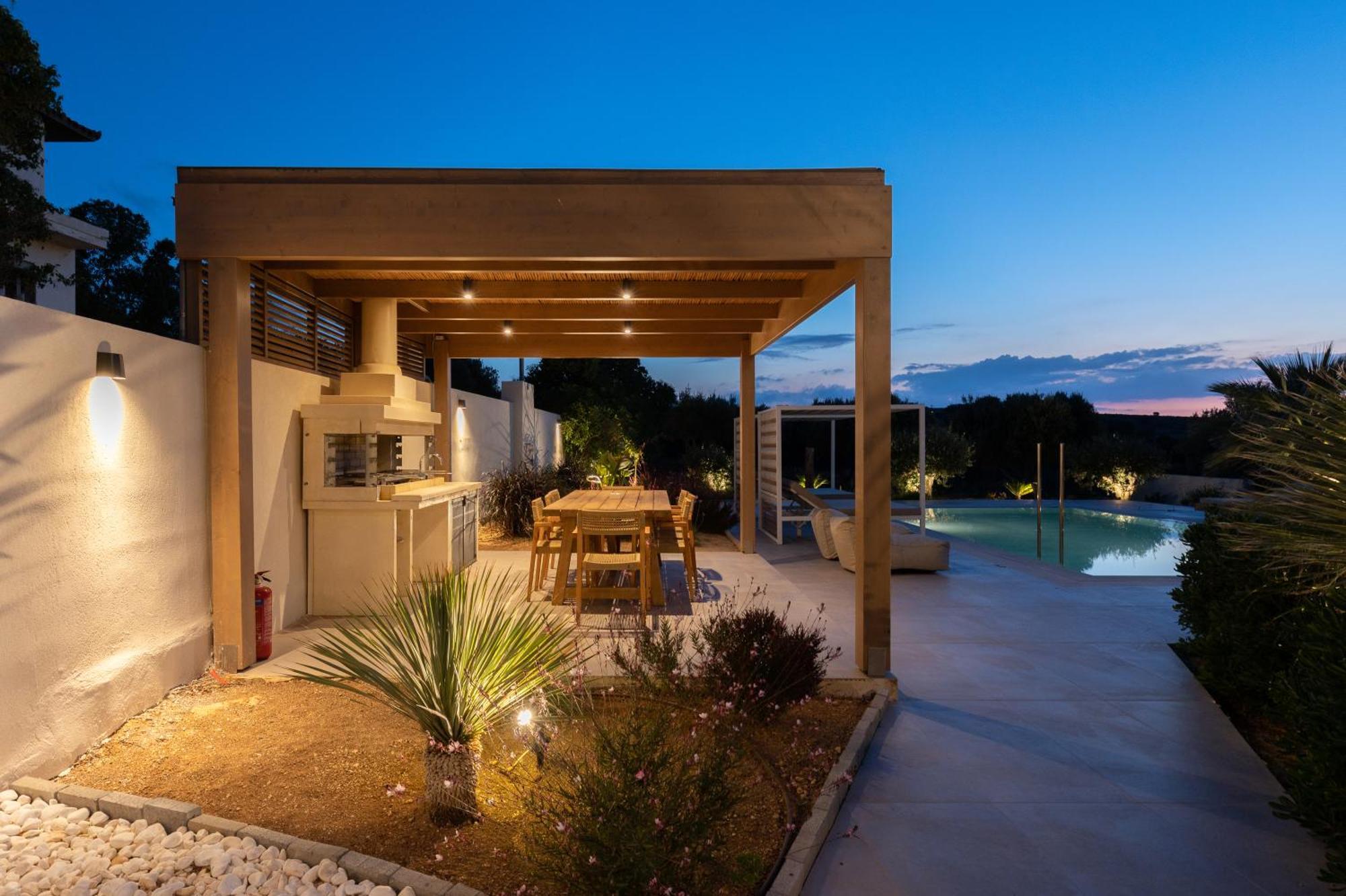 Nola - Nomadic Luxury Villa *